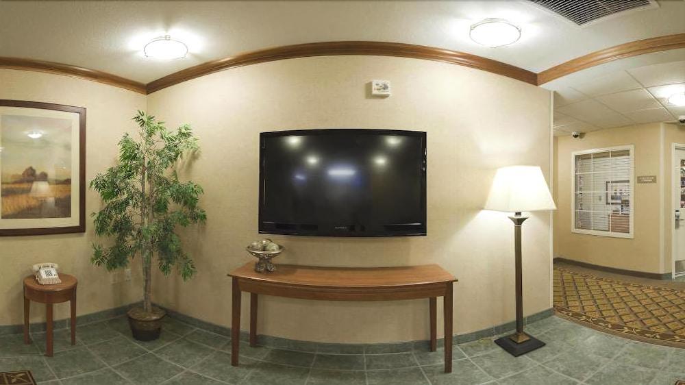 Candlewood Suites Junction City - Ft. Riley By Ihg Екстер'єр фото