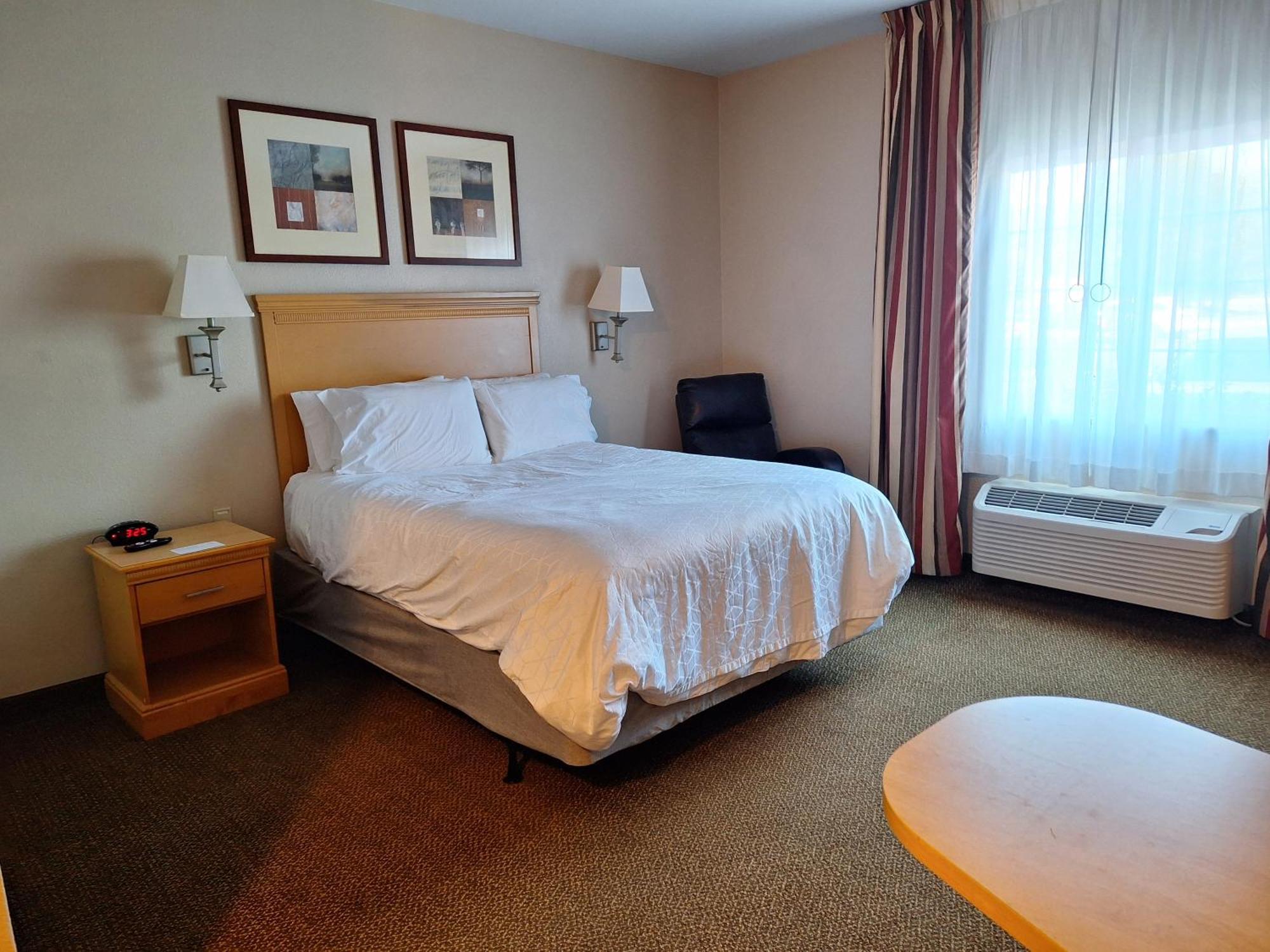 Candlewood Suites Junction City - Ft. Riley By Ihg Екстер'єр фото