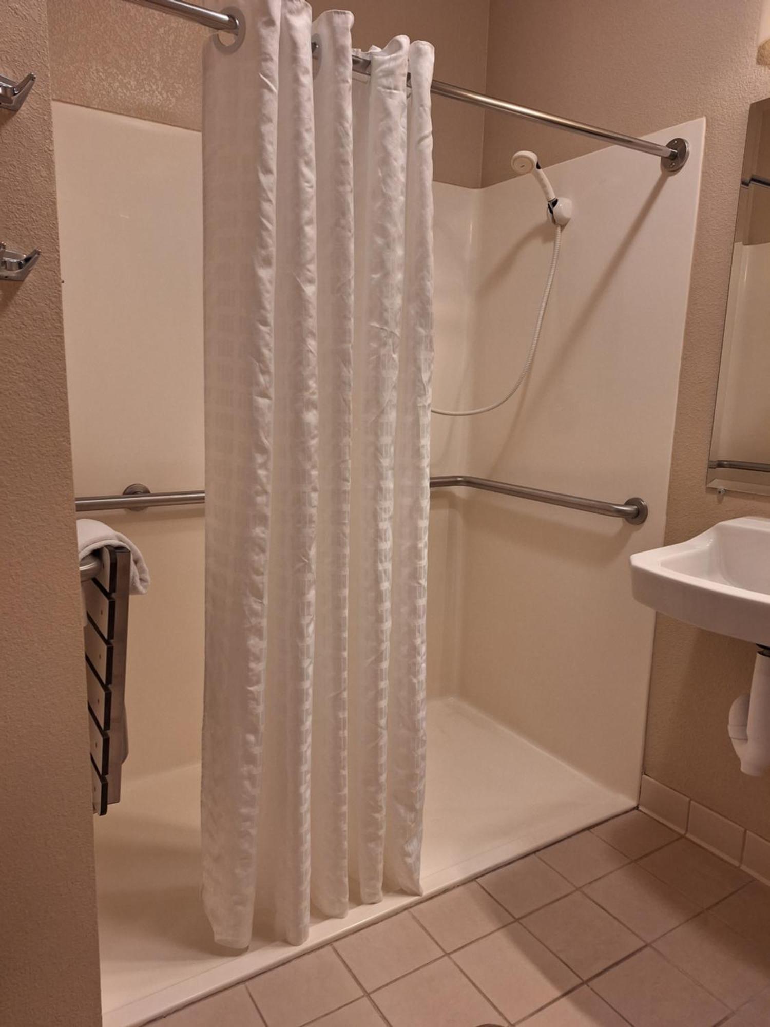 Candlewood Suites Junction City - Ft. Riley By Ihg Екстер'єр фото