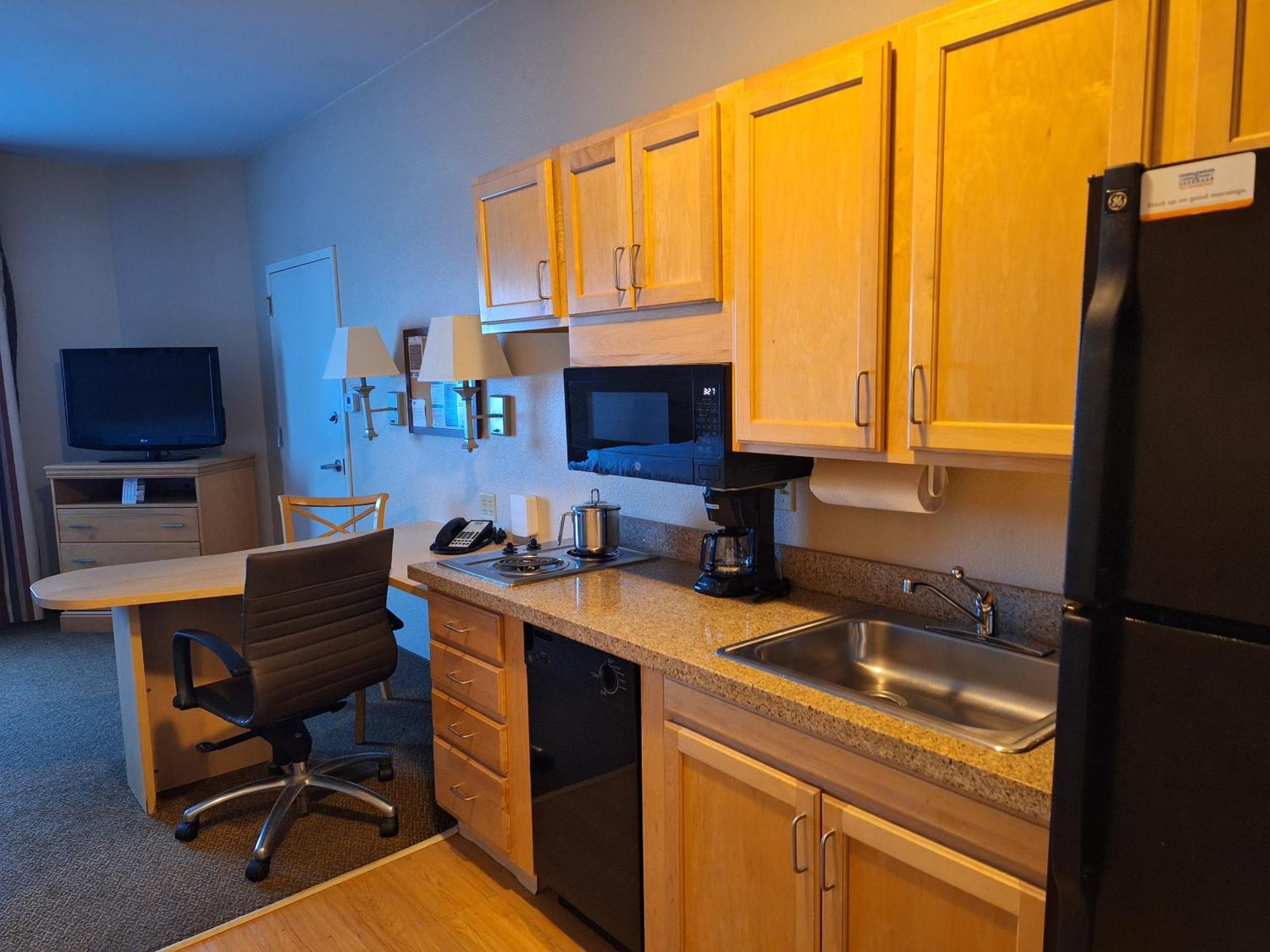 Candlewood Suites Junction City - Ft. Riley By Ihg Екстер'єр фото