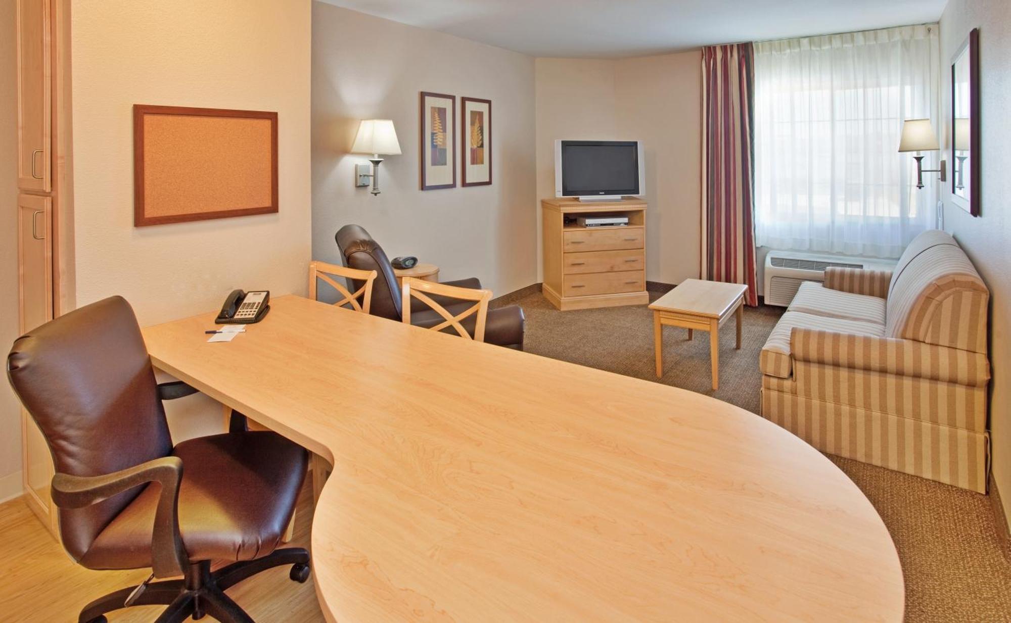 Candlewood Suites Junction City - Ft. Riley By Ihg Екстер'єр фото